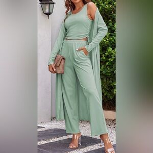 NWT Ekouaer Women's Green Jumpsuit Set